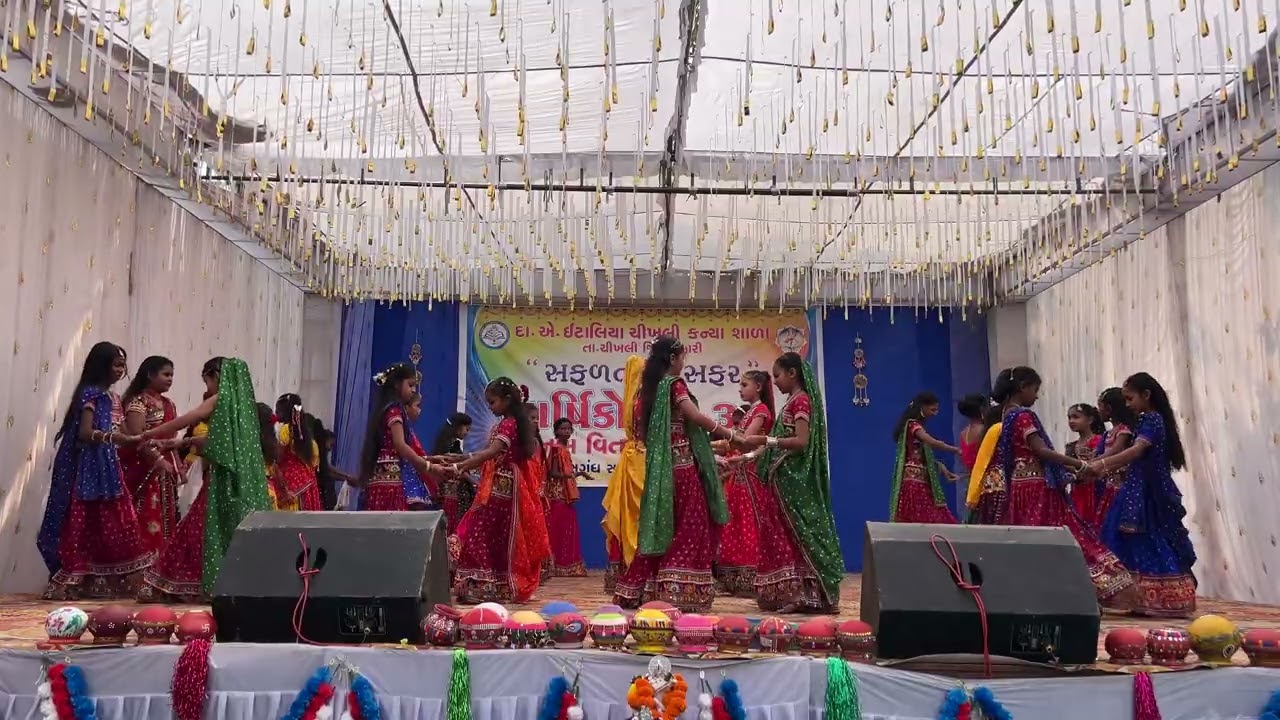 Std 4 Dwarika no Nath annual dance performance