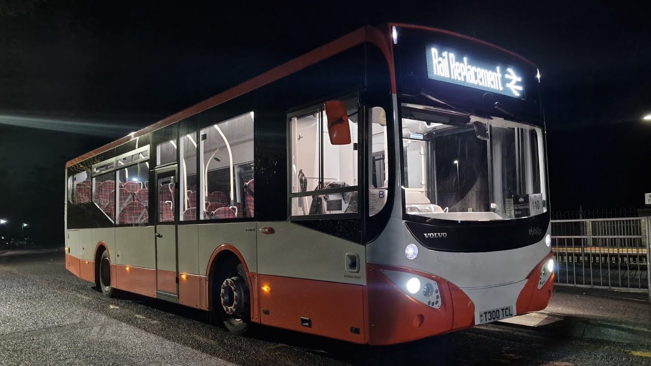 Tamar Coaches Volvo B8RLE eVoRa T300 TCL on dead run