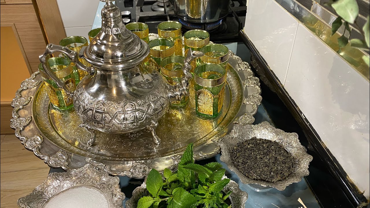 Té marroquí tradicional con hierbabuena. Está simplemente espectacular.