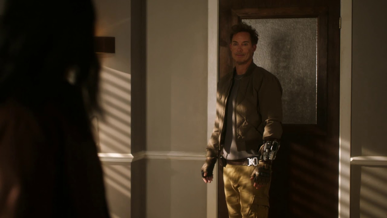The Flash 6x14 - Thawne Vs Cisco Theme (Remake)