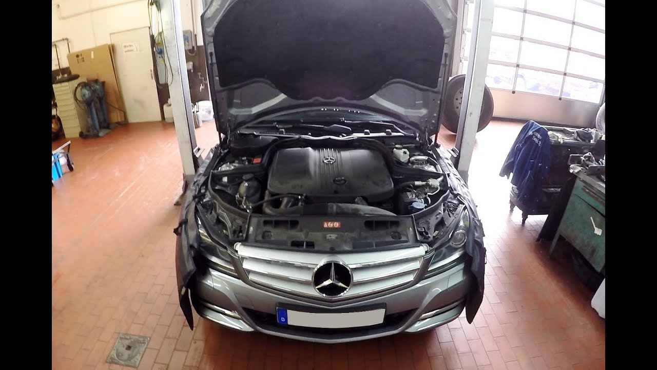 Mercedes-Benz C 220 CDI (W204) OM651 - Oil Change