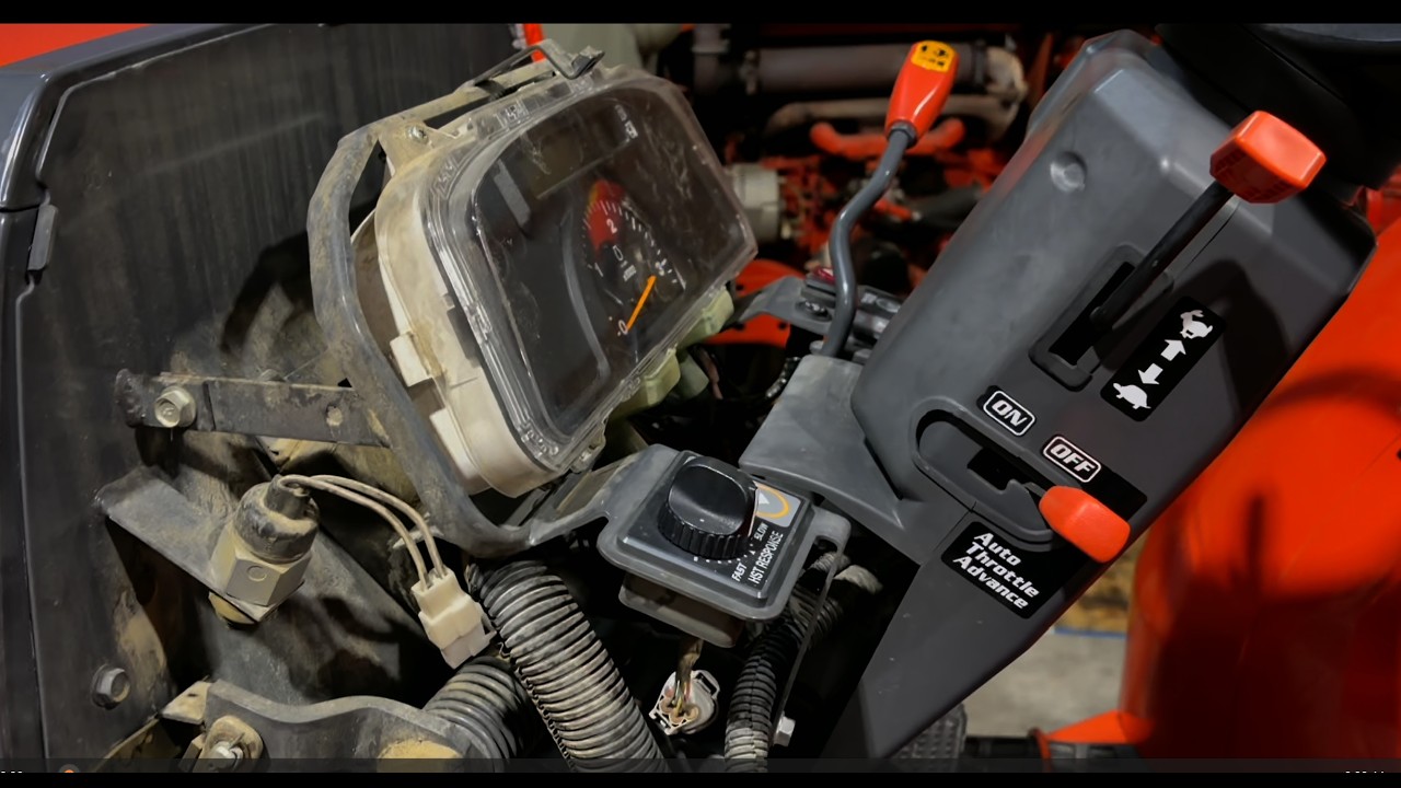 Приборной панели требуется замена подсветки - Kubota L5240 #kubota