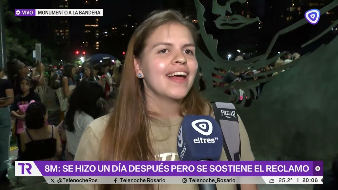 Multitudinaria marcha del 8M en Rosario con fuerte rechazo a la reforma laboral