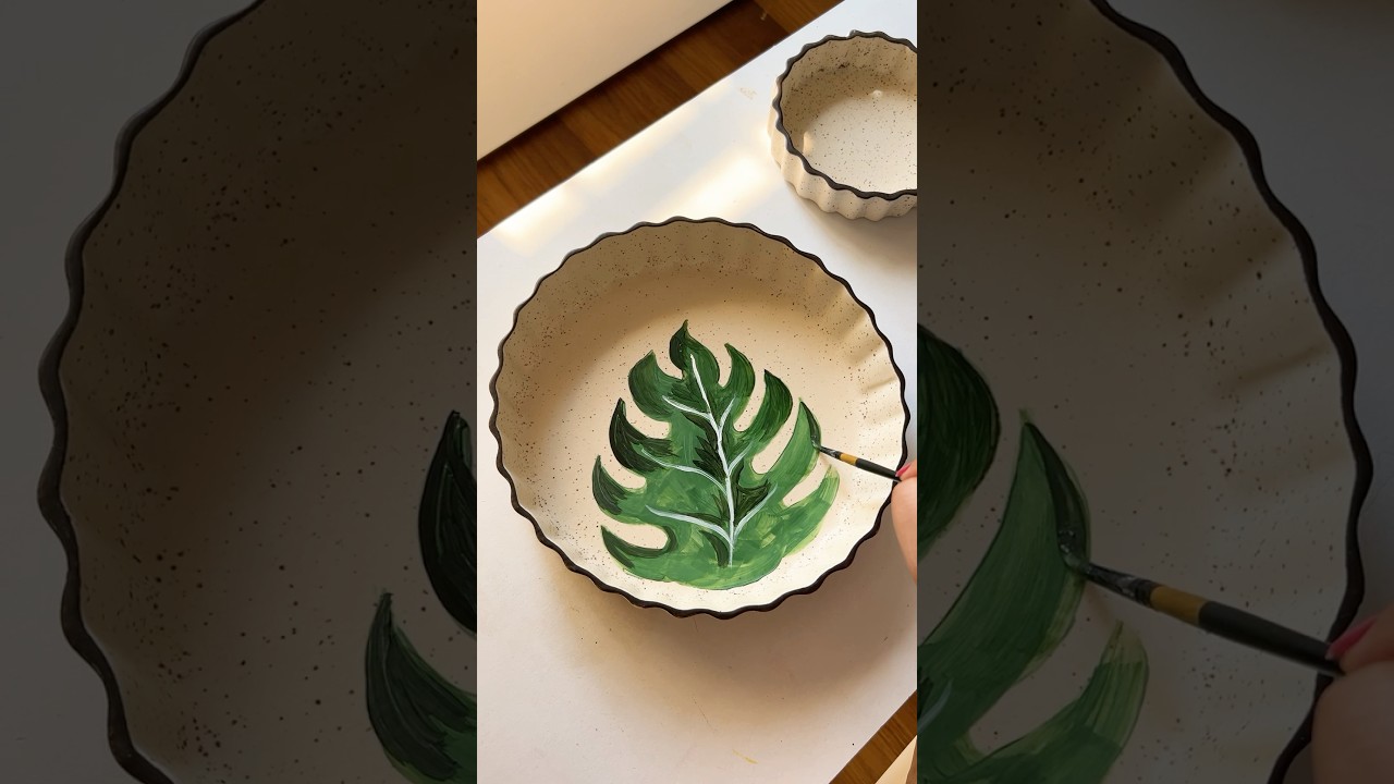 Ceramic Bowl Painting 🍃 #artshorts #floralpainting #paintingtechniques #artwork #artoftheday #diy