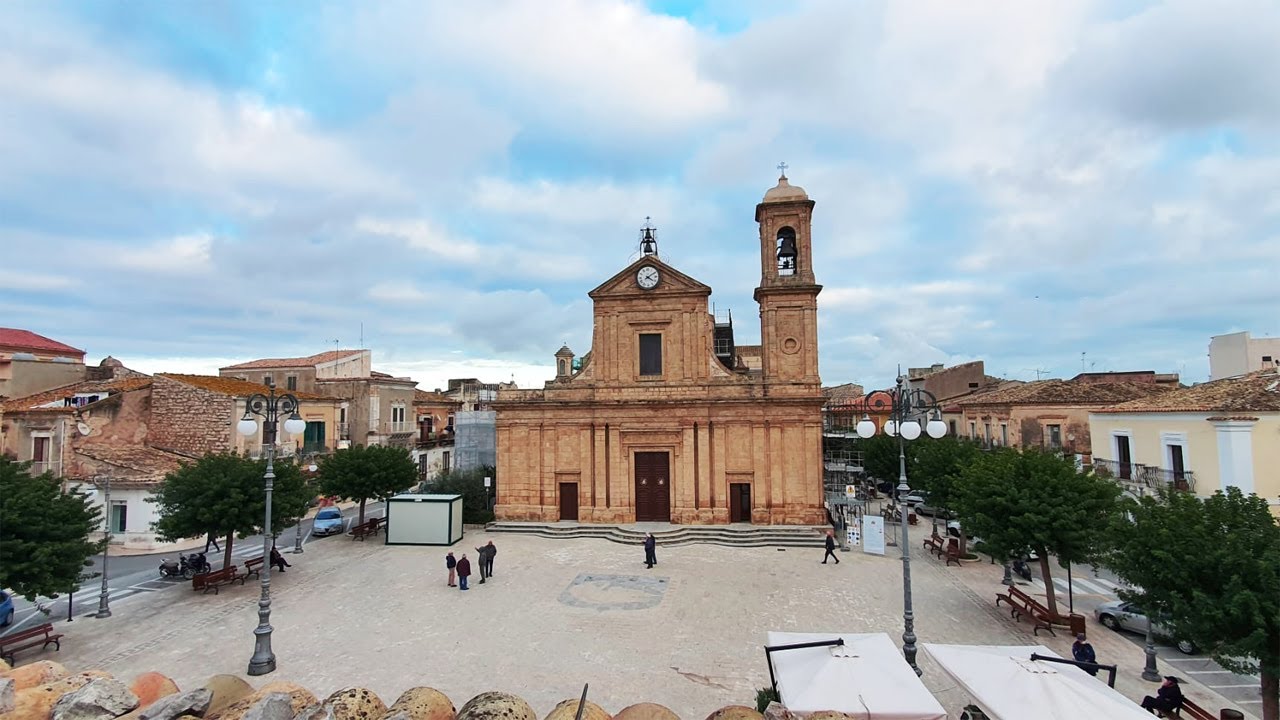 Punta Secca Live. Chiesa S. G. Battista in Piazza Vittorio Emanuele II a Santa Croce Camerina (RG)