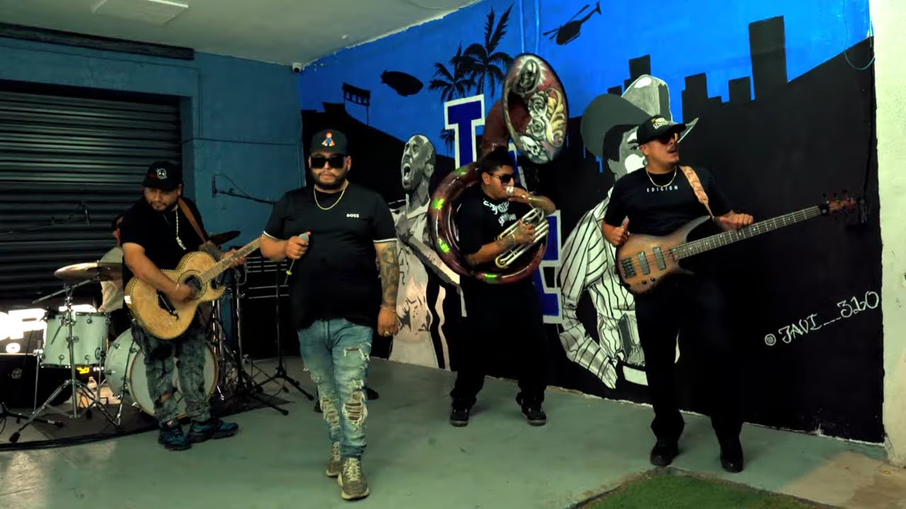 Desde Chico En La Movida - Chaka Banuelos