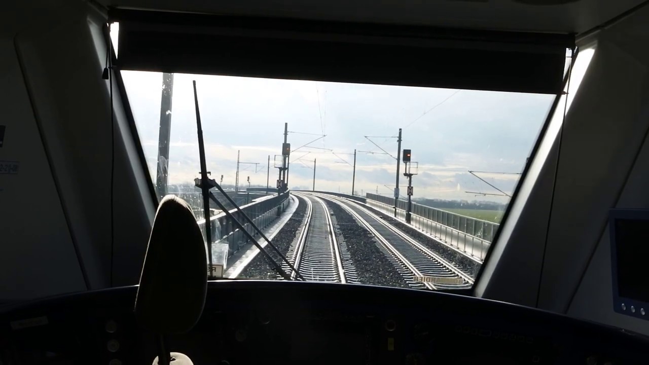 Fahrt mit dem &Uuml;FEX durch die Neufahrner Kurve