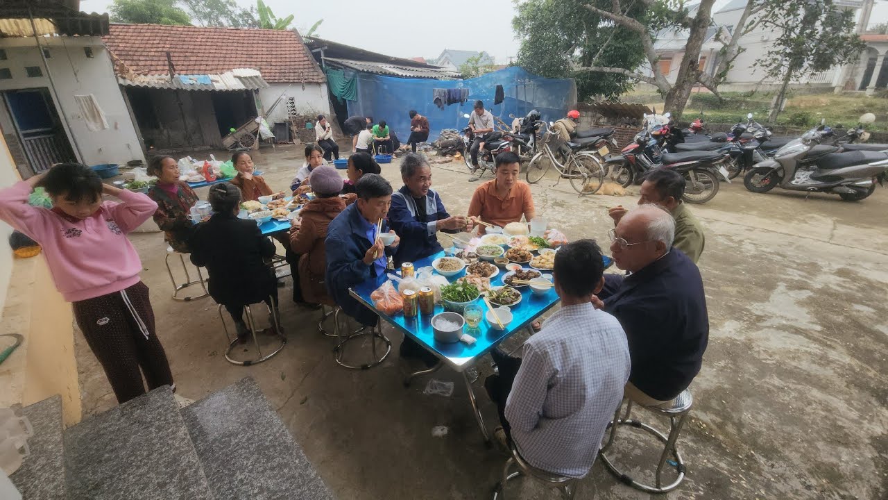 Cỗ quê bữa chính 6 mâm toàn món ngon khó cưỡng. Hoàng Hiền