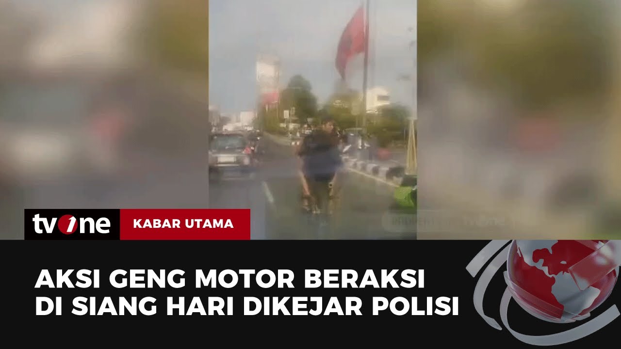 Video Amatir Aksi Kejar-kejaran Polisi vs Geng Motor Bawa Senjata Tajam | Kabar Utama tvOne
