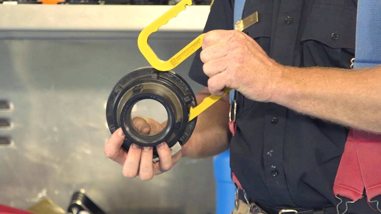 Hose Coupling with the Snagger Tool