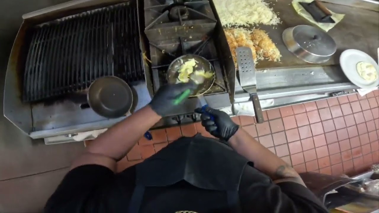 POV COOKING BURRITOS | COCINANDO BURRITOS SABANEROS 😂🌯🌯🌯🥚🥚🥚