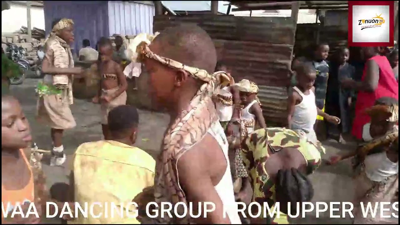 MAALIYIRI Young BAWAA DANCING GROUP from the upper west region WA