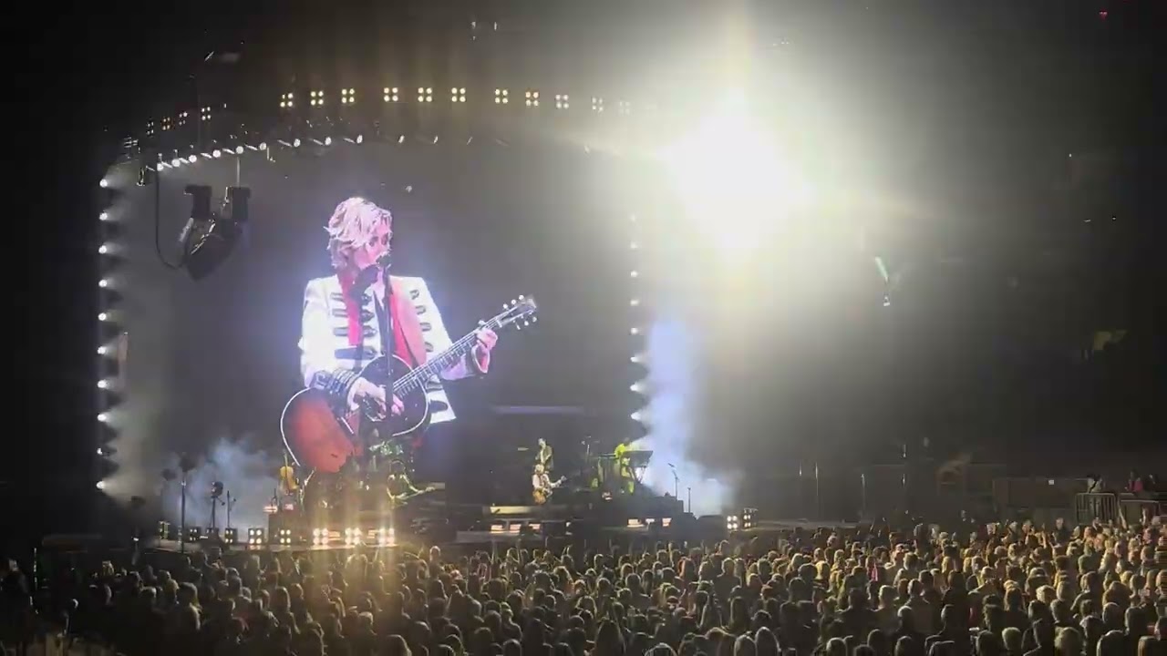 Hold Out Your Hand (Snippet) - Brandi Carlile 2/14/26 MSG