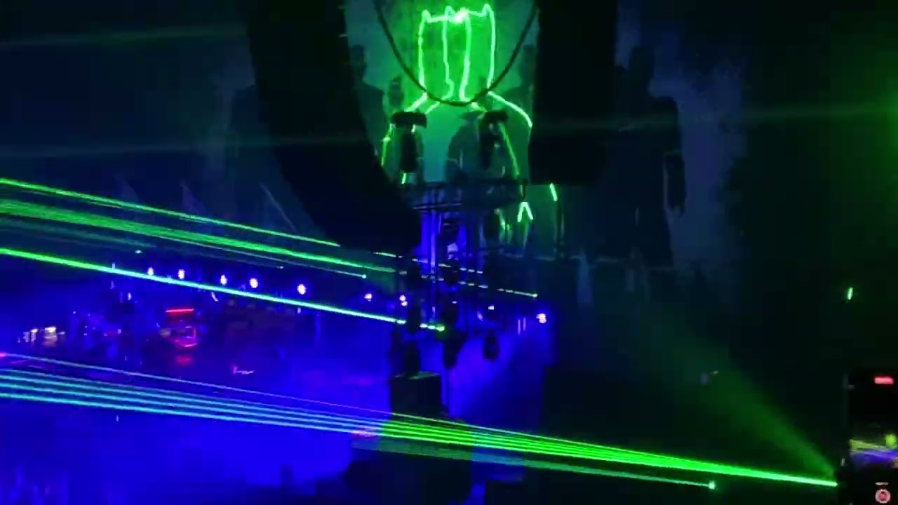The Prodigy - Omen Reprise / Firestarter (Live at Manchester Arena)