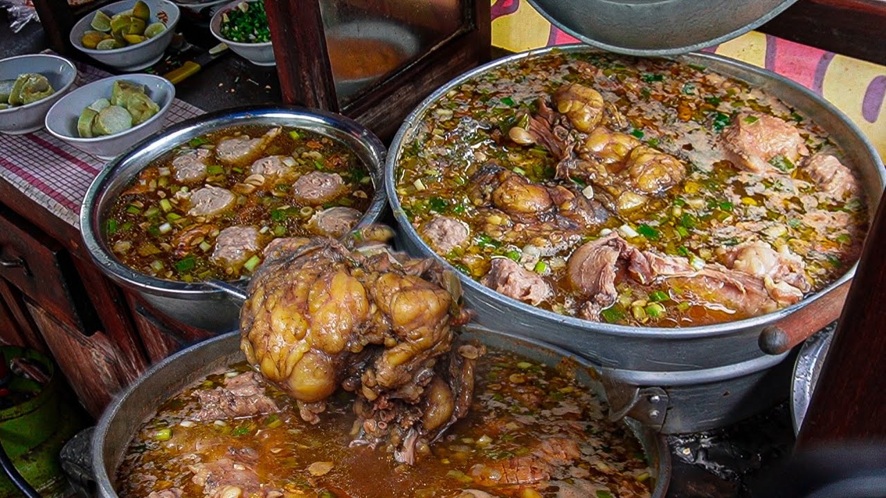 BAKSO PALING UGAL- UGALAN DI LAMONGAN, JUALAN DARI PAGI SAMPAH TENGAH MALAM RAME TERUS.