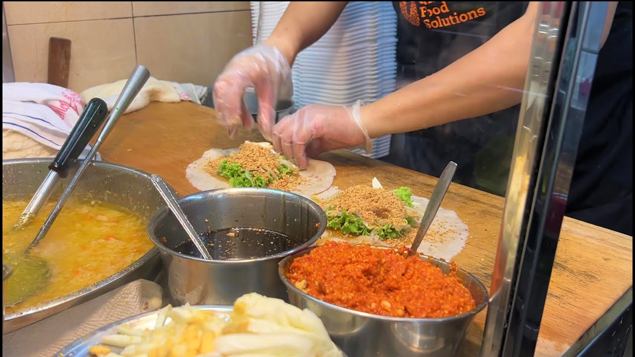 SINGAPORE HAWKER FOOD | Popiah and Rojak @ Maxwell Food Centre