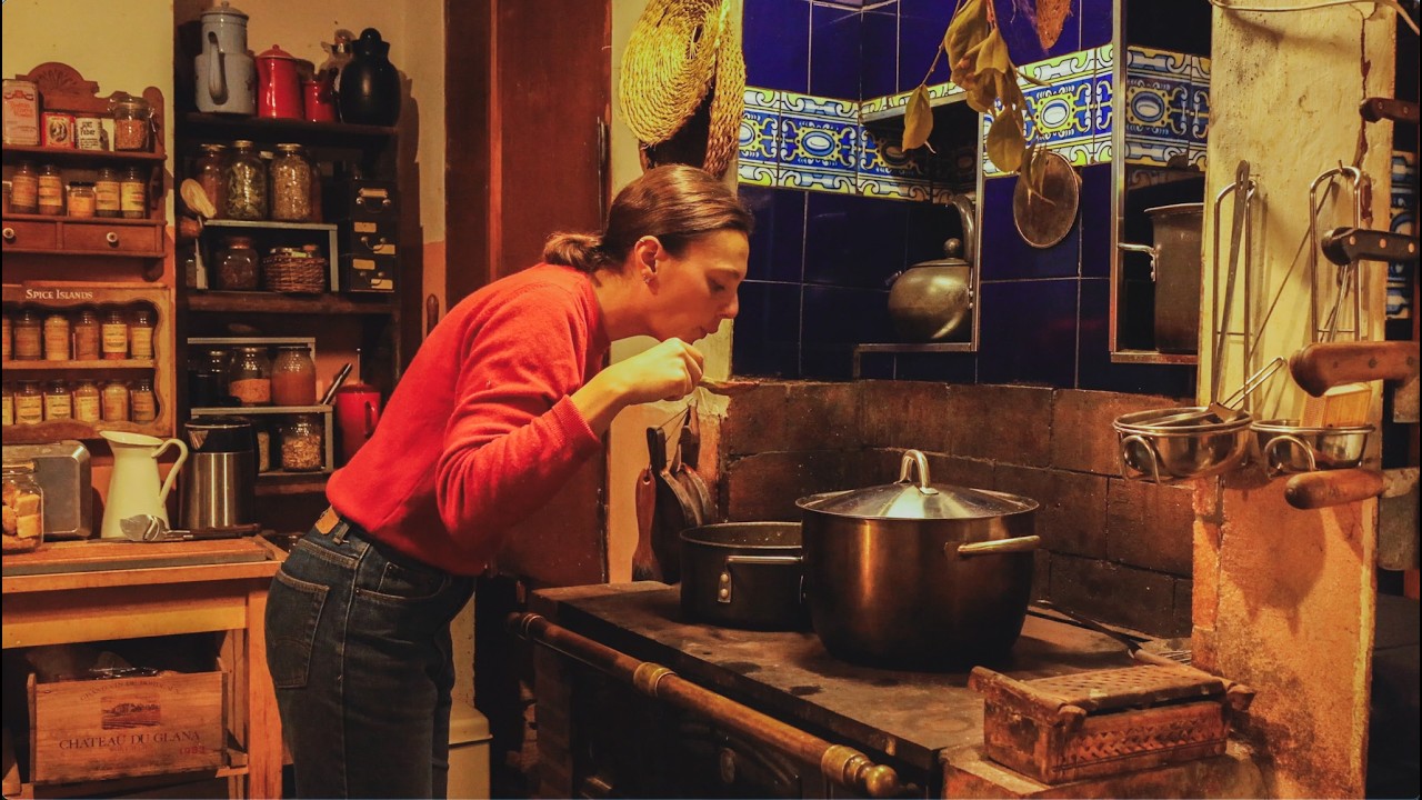 Entre cabras, caldo y la cocina de leña - Cocino con lo que cosecho del huerto y del corral