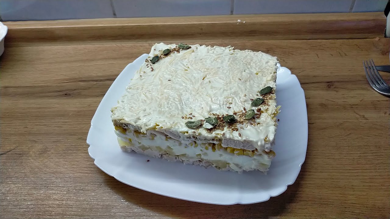 Салат з курячим філе та ананасами | Простий і смачний
