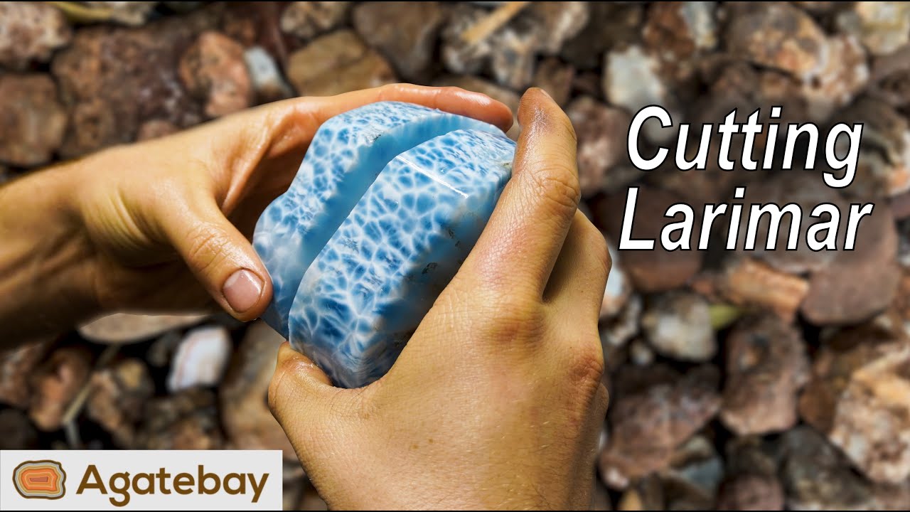 What's inside this ocean looking Larimar?😲 Let's cut!