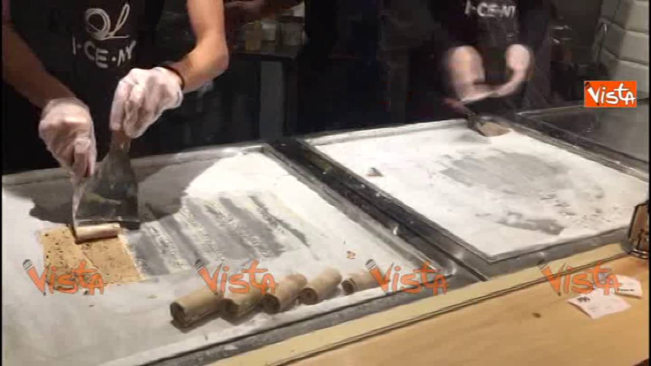 Il gelato pi&ugrave; trendy di New York ha la forma di un involtino