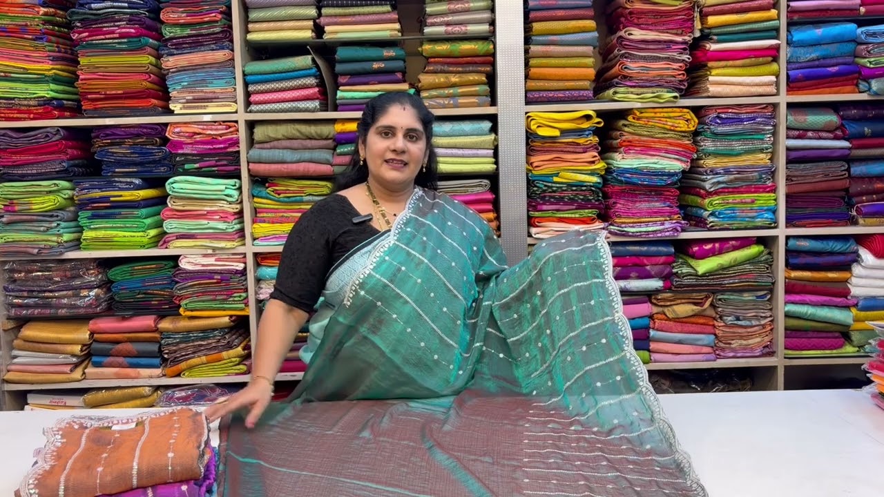 #sarees #saree #sareelove #fashion #onlineshopping #sareelovers #silksarees #sareefashion