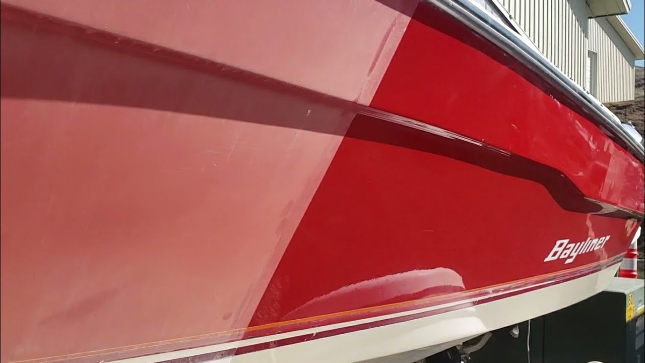 Heavy oxidation, bad Gelcoat, worse audio. New School is Old School. a Demo Detailing - Bayliner.