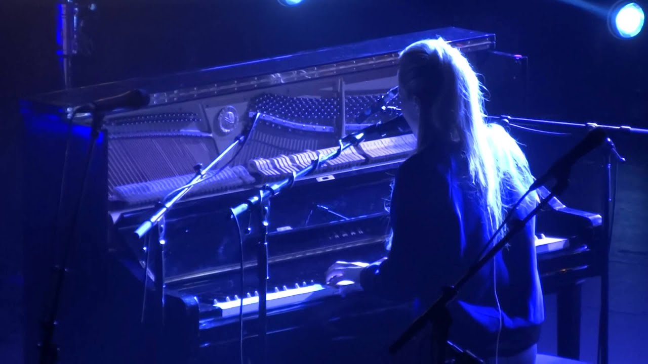 London Grammar - If You Wait (HD) Live In Paris 2014