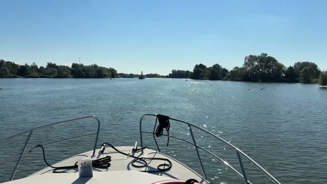 Havel Moments – Entspannte Bootsfahrt durch ruhige Flusslandschaft
