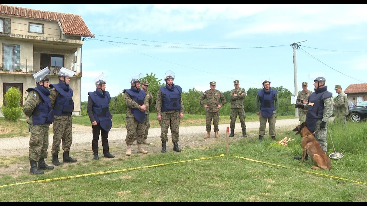 Deminiranje terena u Gornjim Božincima na Vučijaku