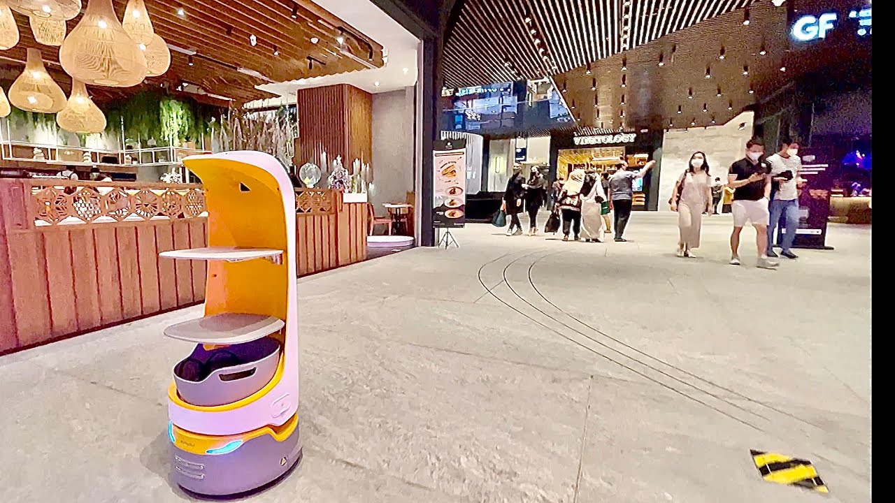 ROBOT ASHTA PALING CANGGIH DAN PINTAR @ ASHTA DISTRICT 8 Entertainment MALL JAKARTA by KettyBot