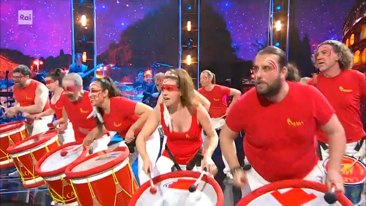 La performance dei Caracca Tamburi Itineranti - Dalla strada al Palco 18/04/2023
