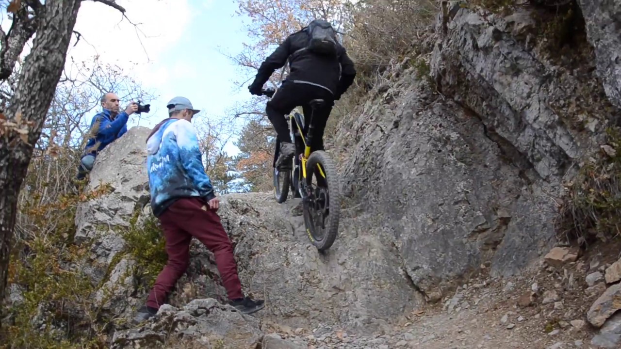 Franchissement grosse marche VTT Fantic XF1 integra