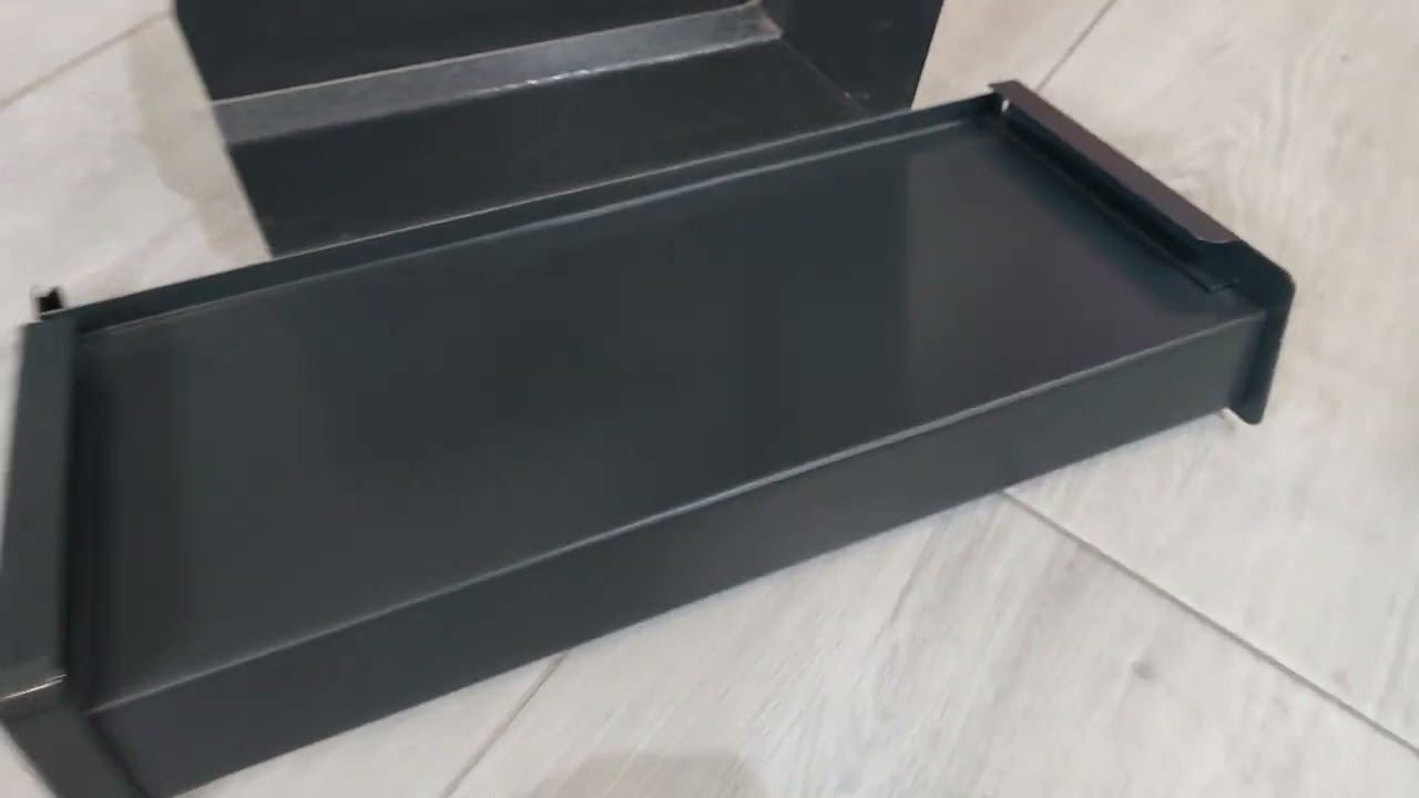 Porównanie parapetów przy oknie RAL 7016