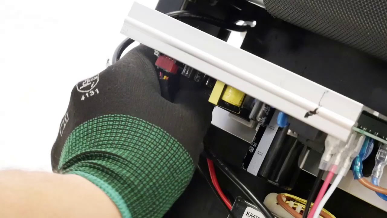 Comment changer le moteur d'inclinaison sur un tapis de course T900A ?