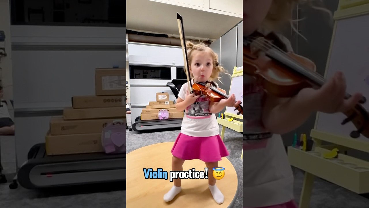 Violin practice! 🎻🥹 #toddlerlife #piano