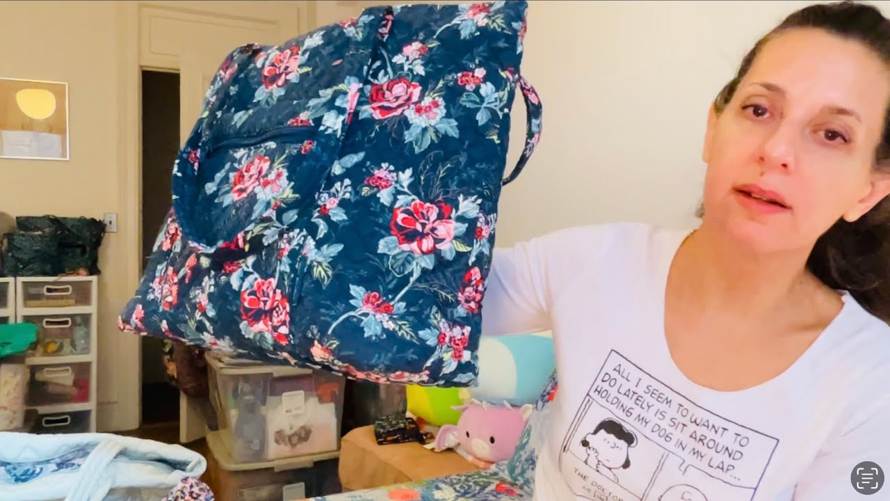 What’s in My Bag (the Ultralight Dual Strap Tote) + Emotional-Buying Vera Incident