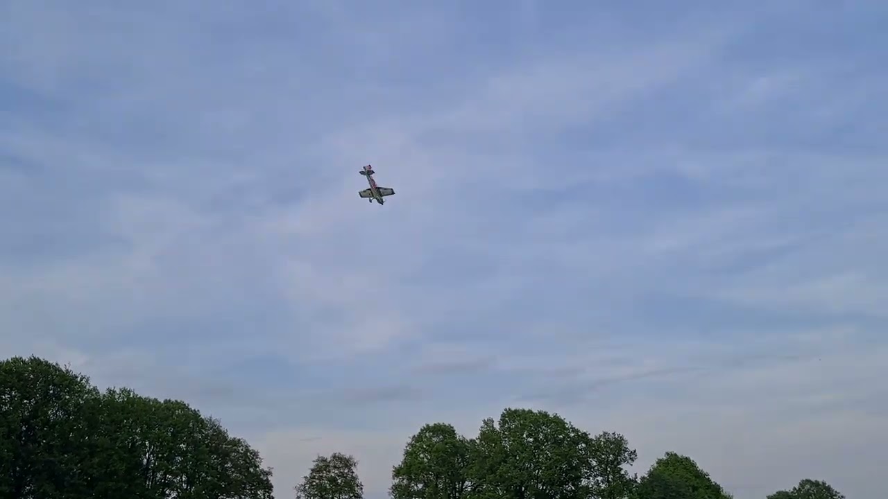 Henrik Clausen Multiplex Extra 330lx RR