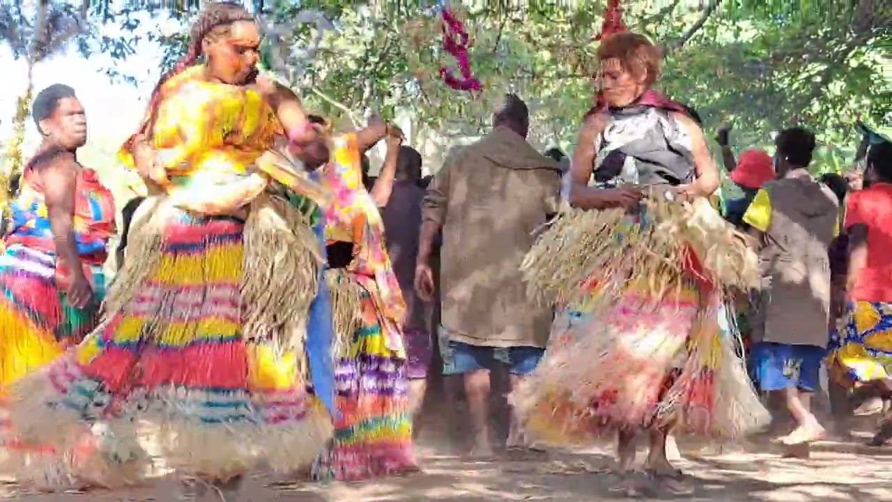 Kaur custom dance @Lowkatai Tanna island (Ni-Van678)