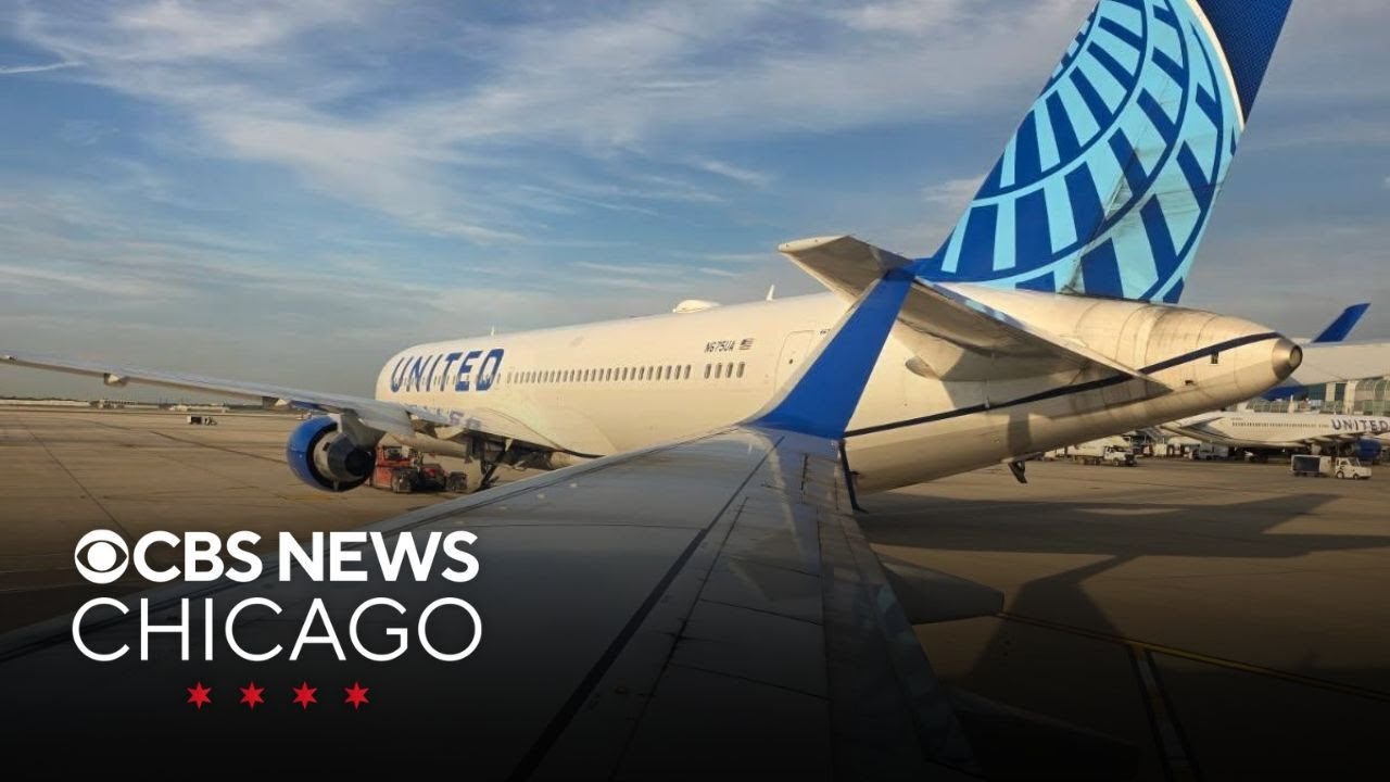 2 United Airlines planes clip wings at O'Hare