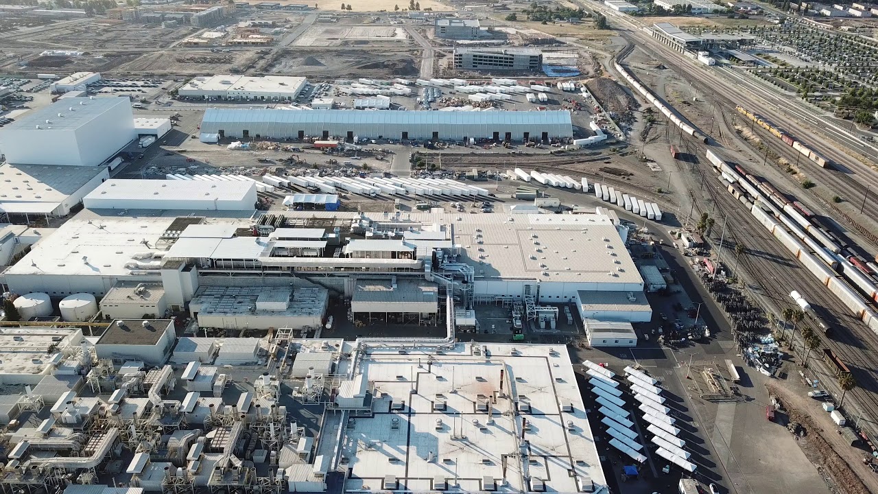 Tesla: Factory Flyover - Fremont - 6/29/2018 4k