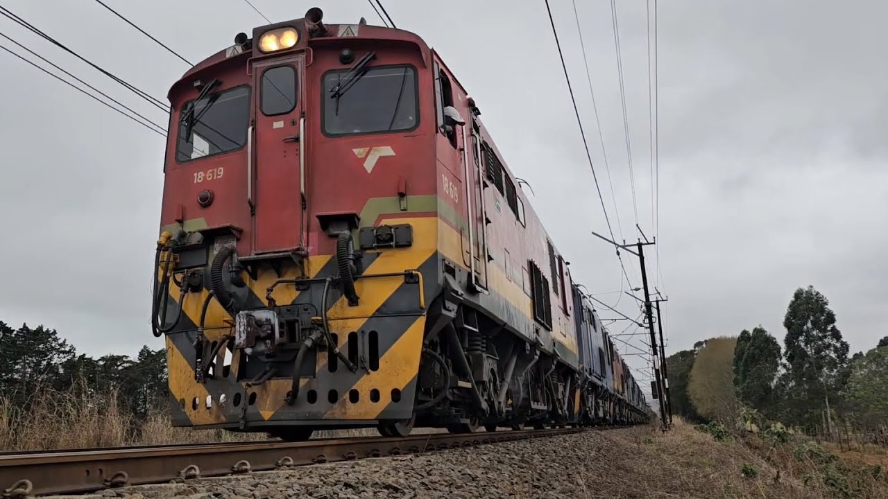 An interesting scenario on the NATCOR mainline KZN.  Three days later. 🙄🙄