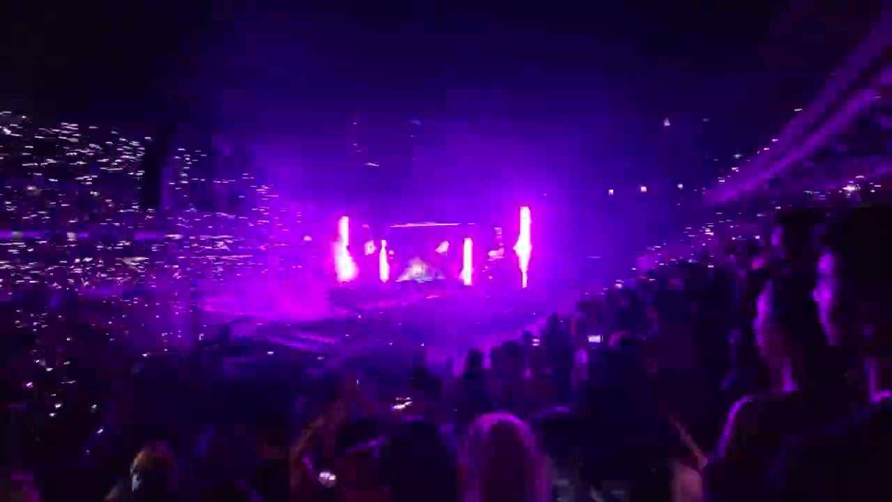 Bad Bunny - El Apagon Live 