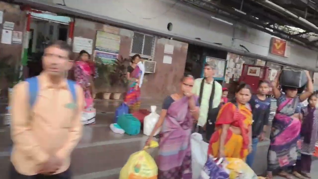 🫟🫟।    होली 🫟🫟 पर्व को लेकर गया चेन्नई सेंट्रल एक्सप्रेस में भीड़ बढ़ी स्लीपर कोच बनी जेनरल डब्बा 
