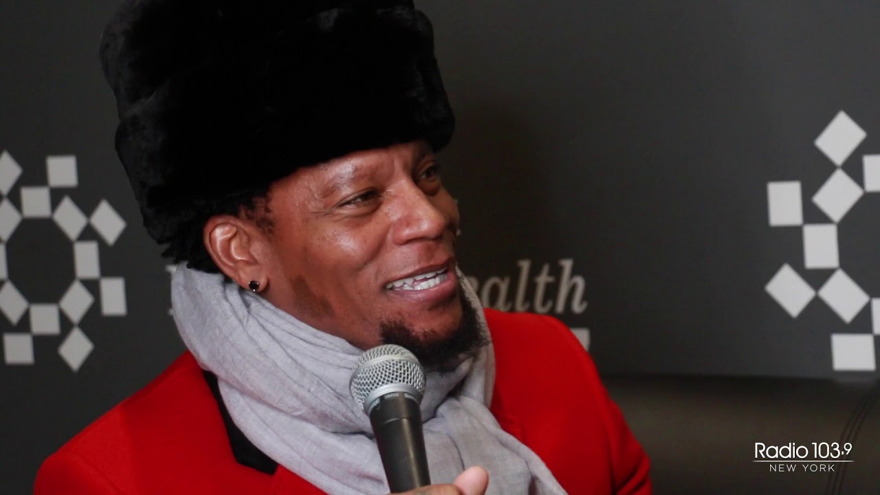 D.L. Hughley talks to Jasmine Sanders from HMH Stage 17 Artist Lounge!