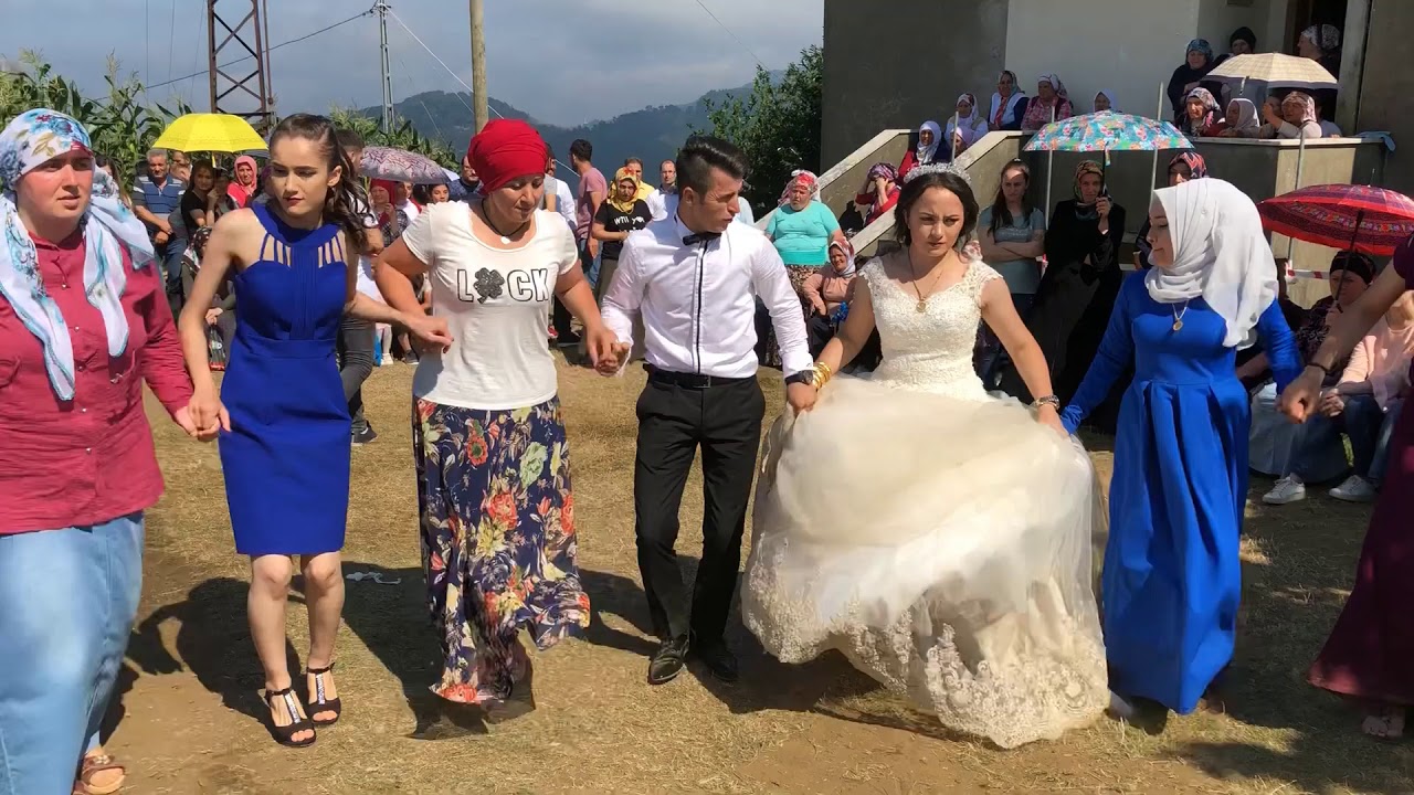 Trabzon Köy Düğünü (Kemençe Muhammet Ustabaşı)