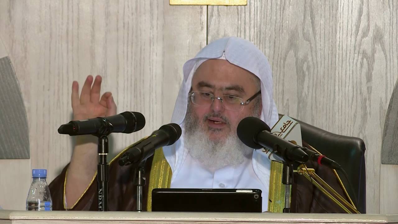 35- إذا تعارَض بر الأب مع بر الأم ، فمَن يقدِّم؟