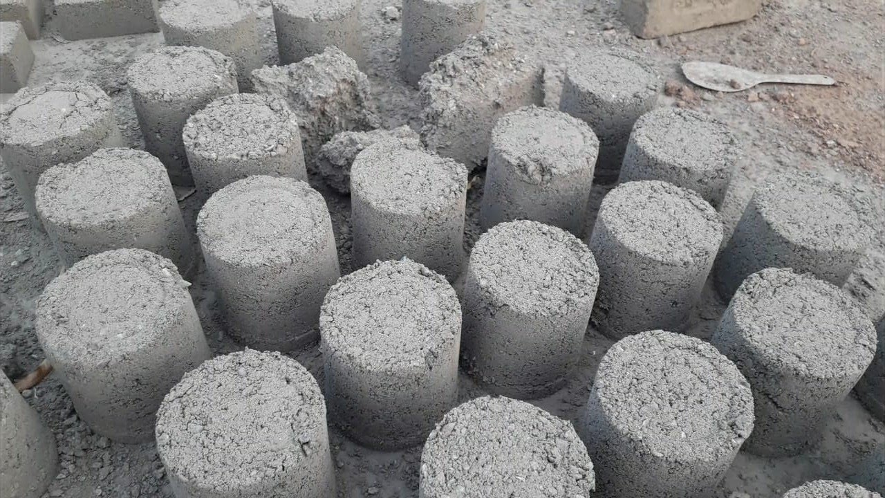 Dreamy pouring White stones mix crunchy griity long dry crumbling on floor+ bucket+ water Crumbling