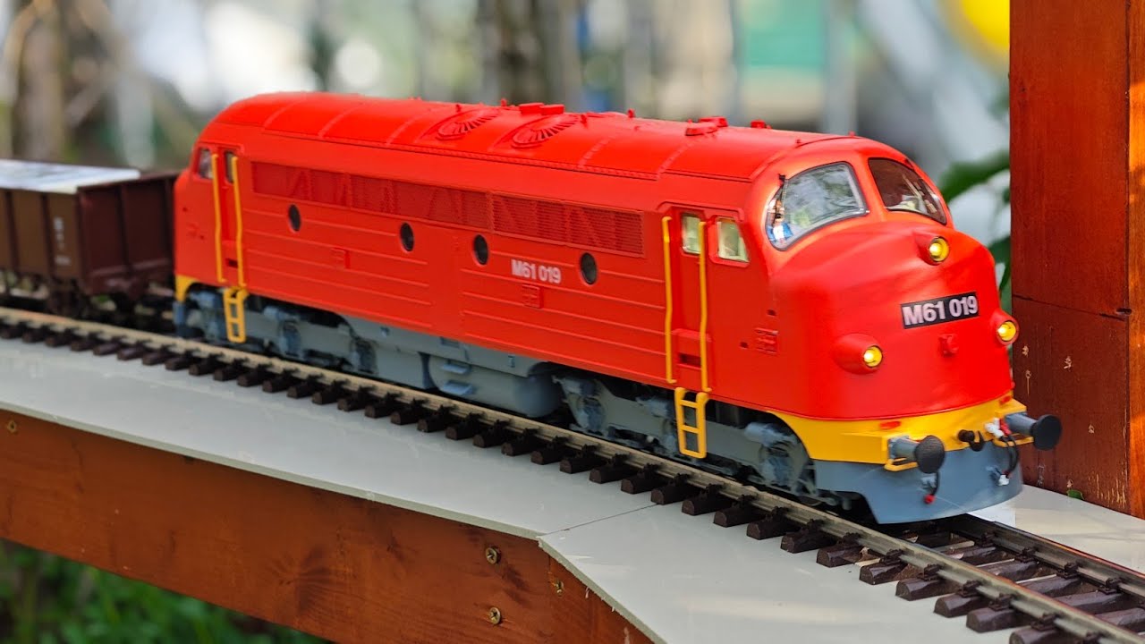 Piko G scale (1:26) MÁV NOHAB M61 019 diesel loco on my garden railroad loop