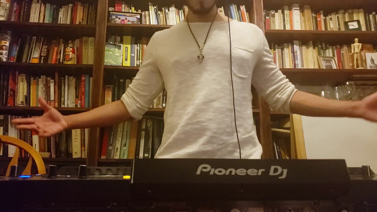 Louie Perez Live from Quarantined Inside his Apartment