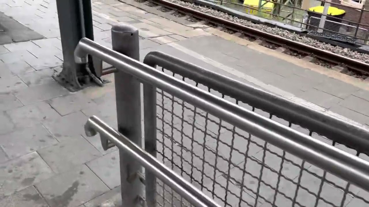 Schmersal (erneuert durch Schindler) Aufzug am Bahnhof Düsseldorf-Benrath